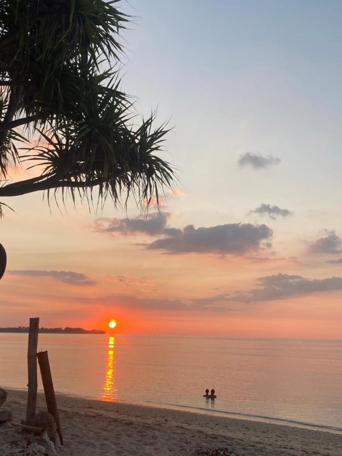 Oktavia Bungalows Νησιά Γκίλι Εξωτερικό φωτογραφία
